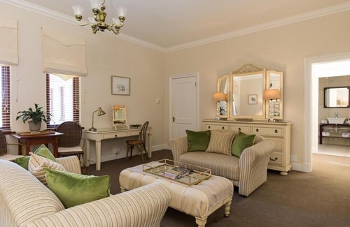 Newlands House | Fernwood Manor