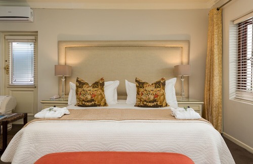 Newlands House | Fernwood Manor