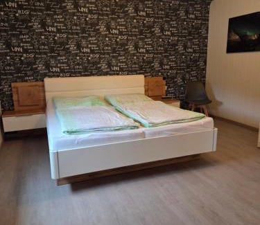 Idar-Oberstein Apartment | FeWo Algenrodt