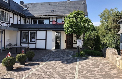 Usseln Apartment | Fewo Am Park - modern and bright apartment centrally located