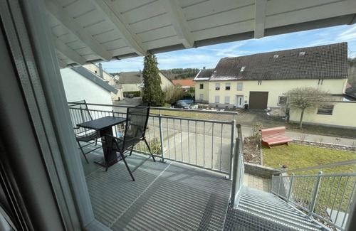 Hinzert-Polert Apartment | Fewo Brunnenblick - Appartement/fewo, Dusche, WC, 1 Schlafraum