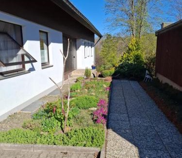 Landkreis Goslar Apartment | FeWo Harzer Bergwind Sankt Andreasberg, 1 Hund bis 30Kg willkommen, große eingezäunte Terrasse mit Gasgrill