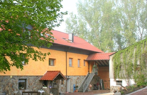 Altenkirchen Apartment | Fewo Kornspeicher - Ferienwohnungen Lindenhof