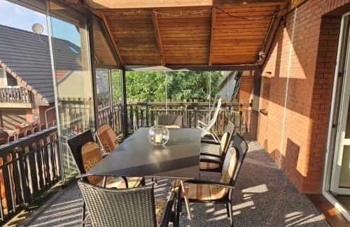 Wesenberg Apartment | FeWo mit Balkon, Zimmermann