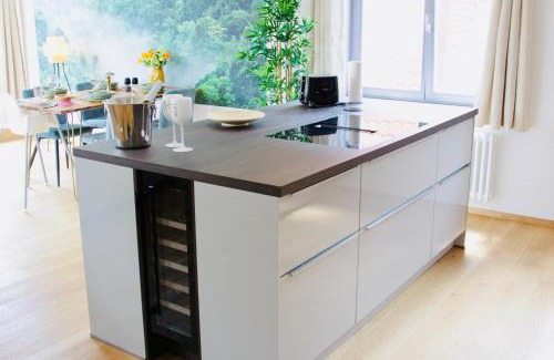 Schwerin Apartment | FeWoZauber - Domschloss, Zentrum, 6 Personen, Business, Dachterrasse, Familien