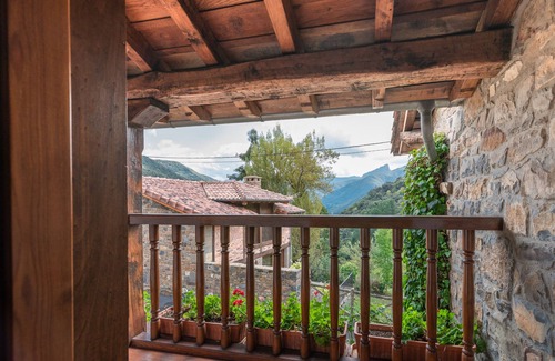 Cabezon de Liebana Villa | Fidalsa House of Views