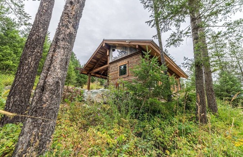 Coram Cabin | Field Guide Glacier - Cabin in the Pines