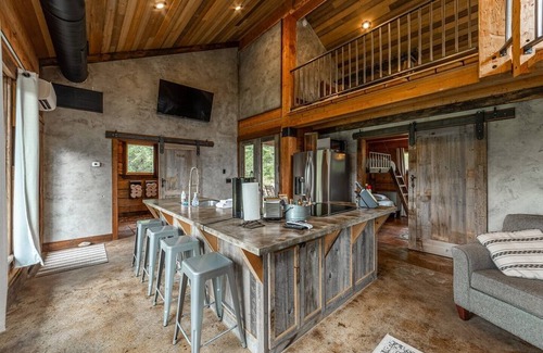 Coram Cabin | Field Guide Glacier - Cabin in the Pines