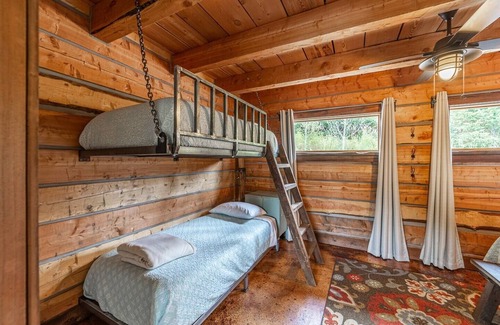 Coram Cabin | Field Guide Glacier - Cabin in the Pines