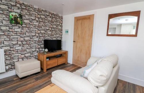 Llanybydder House | Field View
