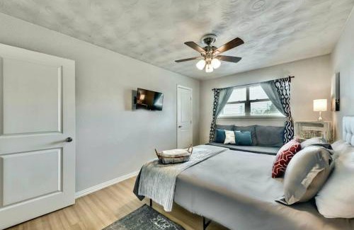 Old East Dallas Apartment | FIFA Ready The Swank - Close to Downtown