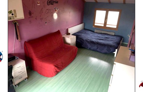 Genas House | FIFA Women's World Cup: Room for 4 people with pool and air-con