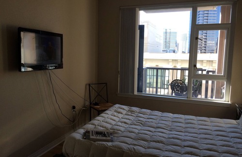 Marina District Condo | FIFTH AVENUE HEART OF GASLAMP! Safe, quiet, walkable to all!