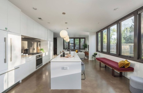 Overlook House | fifty windows I light filled getaway