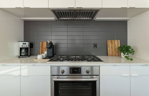 Overlook House | fifty windows I light filled getaway