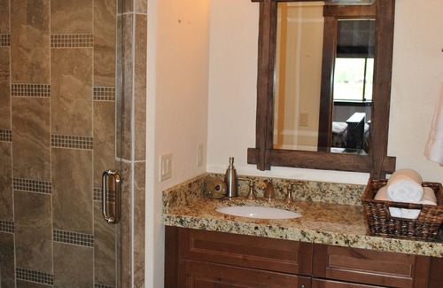 Victor Bed & Breakfast | Fin and Feather Inn