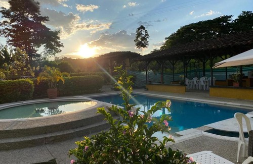 Armenia House | Finca chalet El Robledal