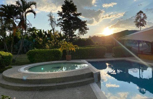 Armenia House | Finca chalet El Robledal