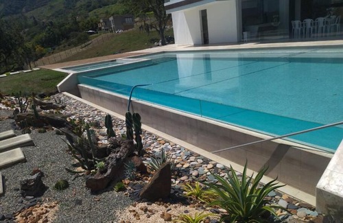 Copacabana Apartment | Finca de Lujo cerca de Medellín