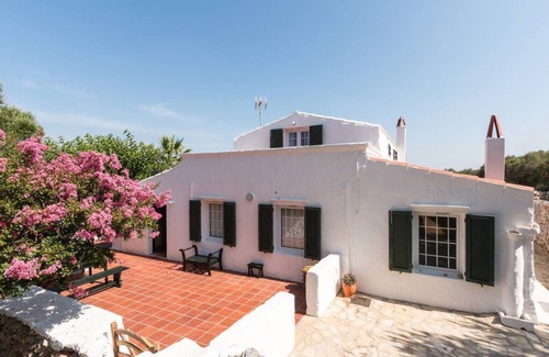 Mahon Villa | Finca Eleonora - quiet, big garden and pool, Free WiFi and AC, Sonos
