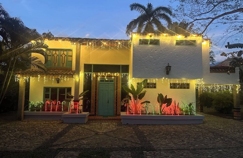 Santa Fe de Antioquia Cottage | Finca Encanto!😁🌴🦜☀️nAcogedora, ideal para descansos cortos y larga estadía!