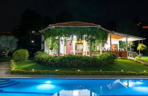 Manizales Villa | Finca Montana Luxe / Piscina Climatizada & Jacuzzi
