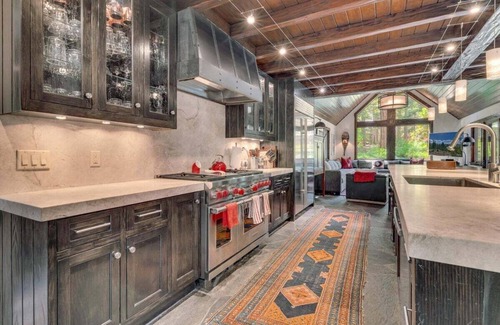 Timberland Hotel | Finch Haven in Homewood