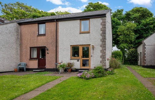 Chysauster House | Finches - Two Bedroom House, Sleeps 4