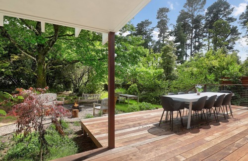 Blackheath House | Finchley | Located on 6 acres and includes a Championship Tennis Court