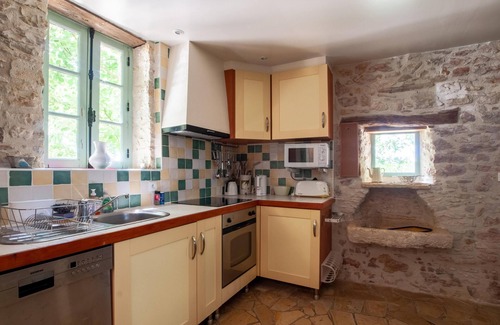 Degagnac House | Fine holiday home with a shared pool