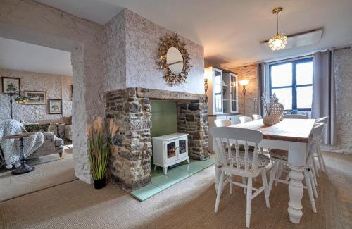 Buxton House | Finest Retreats - Blackclough Farmhouse at Blackclough Farm