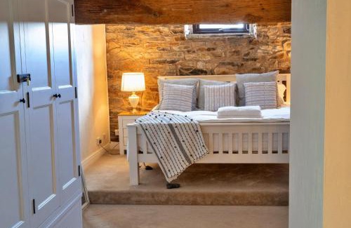 Buxton House | Finest Retreats - Middle Barn at Blackclough Farm