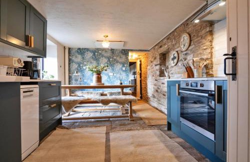 Buxton House | Finest Retreats - Middle Barn at Blackclough Farm