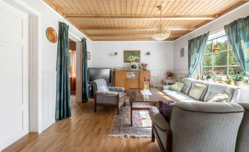 Naeroy House | Fint feriehus ved sjøen på Geisnes