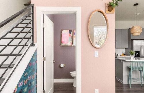 West End Apartment | Fiora Loft by Vandy & Parthenon,