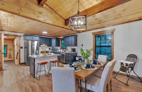 Gatlinburg - Pigeon Forge Cabin | Fire Pit, Hot Tub, Game Room, Views!