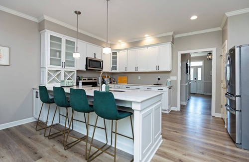 Nellysford House | Fire Pit+Hot Tub+Game Room in family-friendly house perfect for Christmas