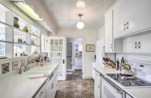 University Place Cottage | Fire Pit, Views & Beach Access: Waterfront Escape!