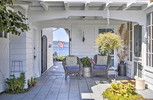 University Place Cottage | Fire Pit, Views & Beach Access: Waterfront Escape!
