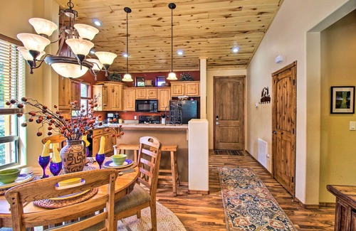 Torreon House | Fireside Comfort & Family Fun: Wooded Show Low Gem