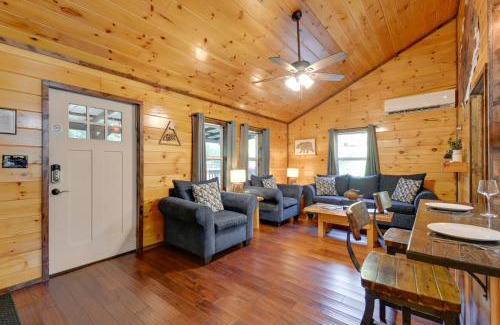 Campton House | Fireside Evenings Red River Gorge Gem with Hot Tub