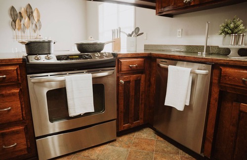 Warner Robins House | Fireside Haven~Midterm Stays~ Pet/Family Friendly!