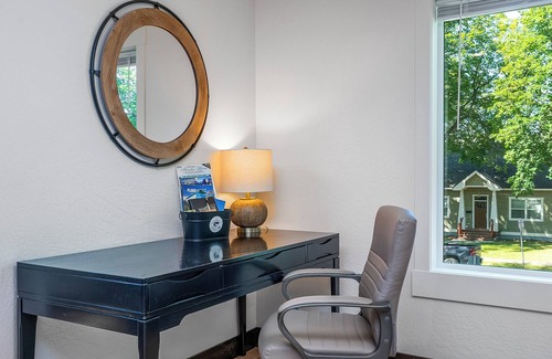 Kalispell House | First Ave Haven, Hot Tub and E-Bike
