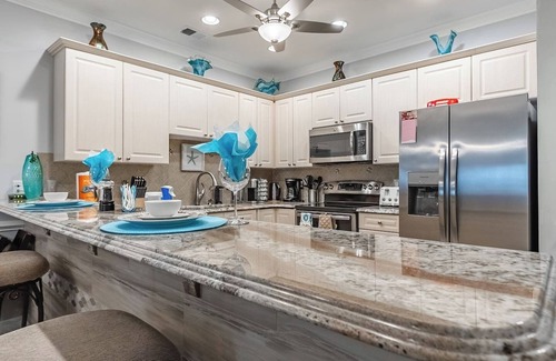 Central Myrtle Beach Apartment | First Floor Condo With Lake View