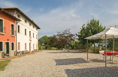 Isola Vicentina Apartment | First floor vacation apartment in a country house from the 19th century, located on a hill with beau