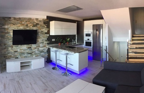 Cadiz Apartment | First line beach in Cádiz. Completely renovated in January 2017, brand new