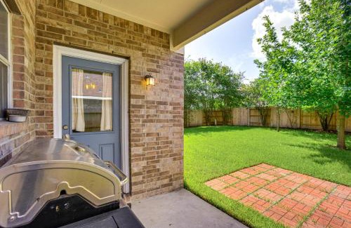 Humble House | Fish and Hike Pet-Friendly Humble Home with Yard