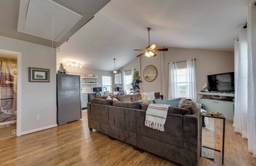 Long Mott House | Fish & Boat: Home w/Spacious Yard in Seadrift