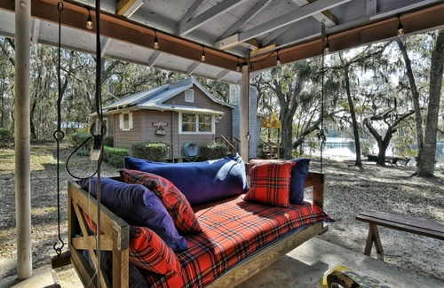 Interlachen Cabin | Fish - Boat - Swim - Tube - Ski - Camp