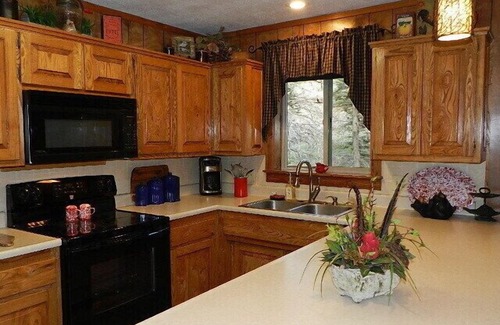 Red River Cabin | Fish Off The Back Porch! Picture Perfect Red River Cabin On The River!